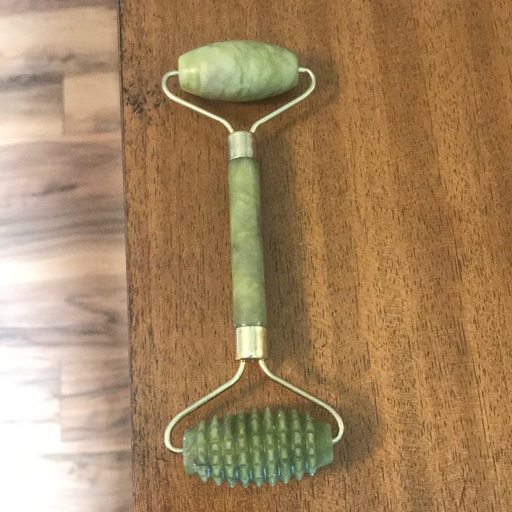 Jade roller